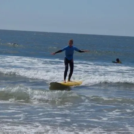 Estela Surf Camp & Surf School אכסניה Póvoa de Varzim